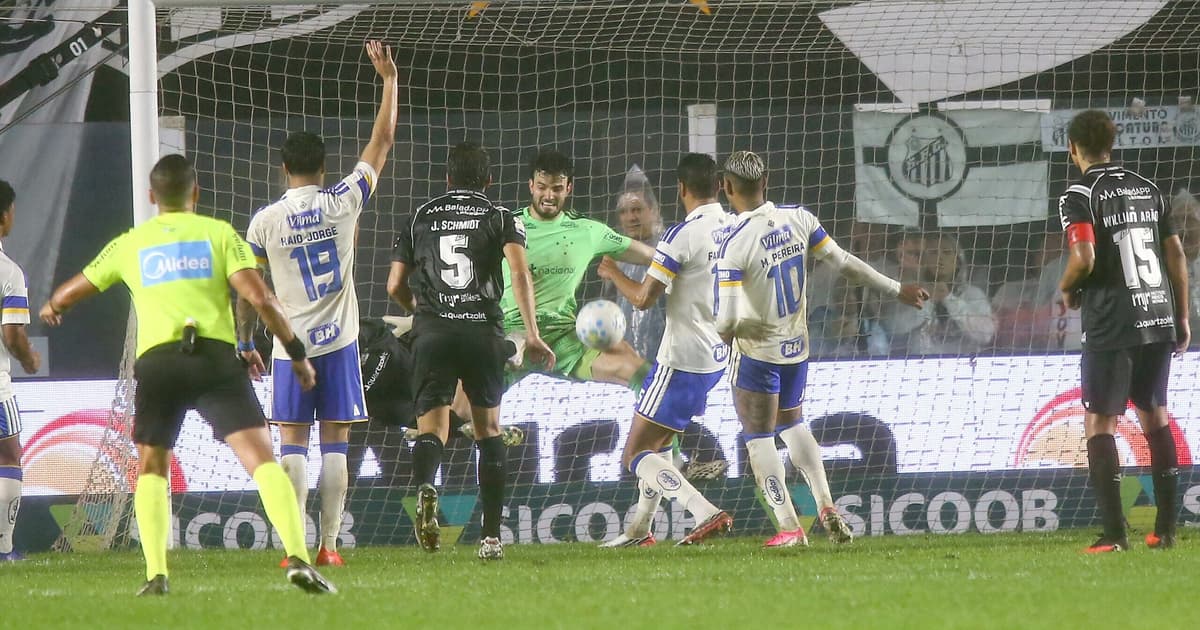 Cruzeiro escapa de derrota na Vila Belmiro