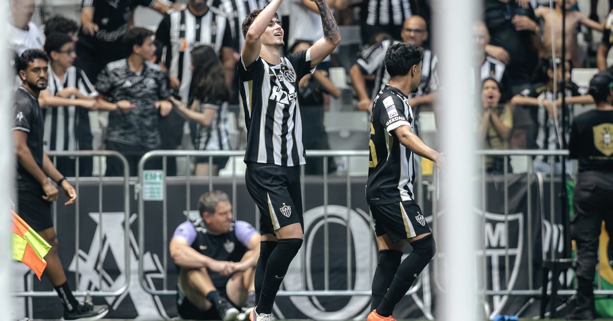 Vitão, o jovem zagueiro atleticano, celebra gol e sonha alto