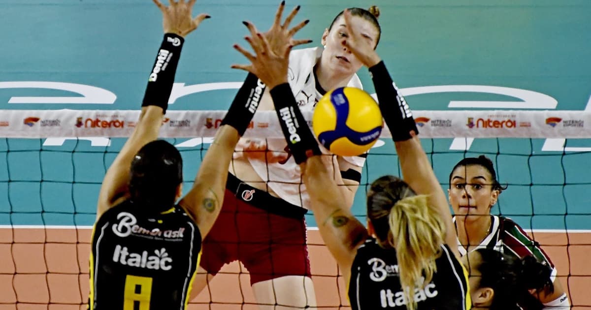 Praia Clube bate o Fluminense e faz "final" com Sesc Flamengo na Copa Supervôlei