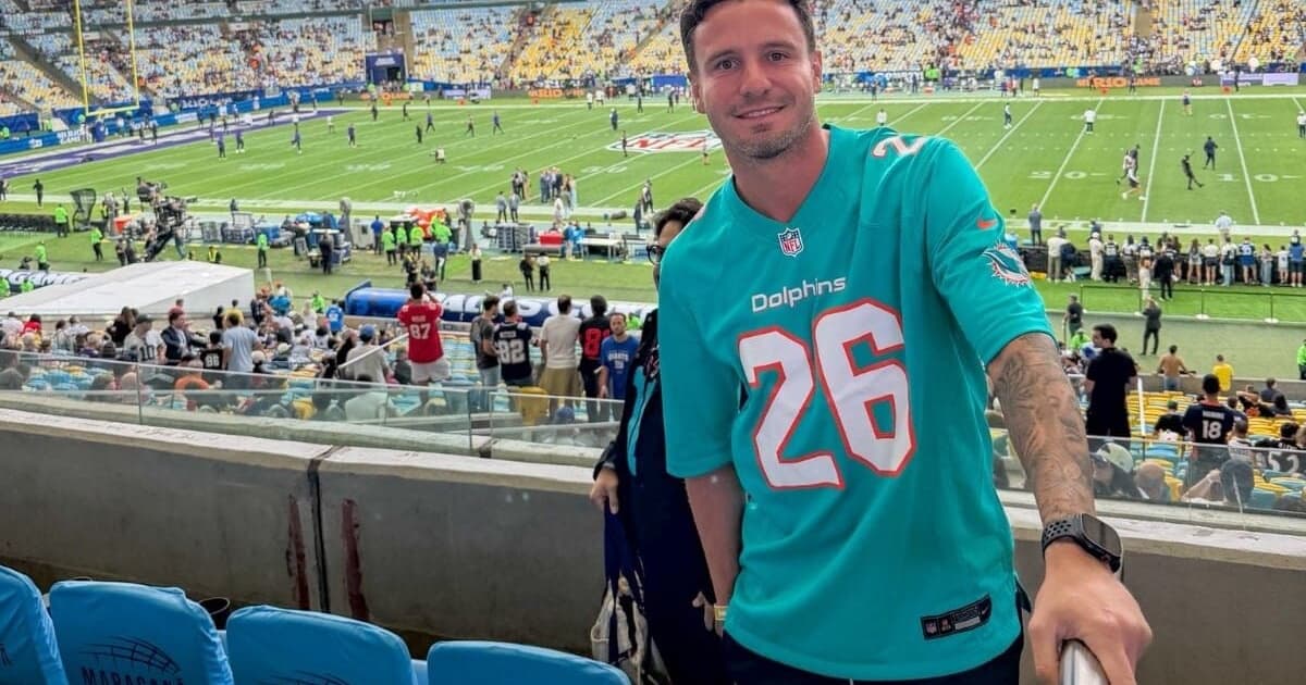 Jogadores do Flamengo curtem jogo da NFL no Maracanã