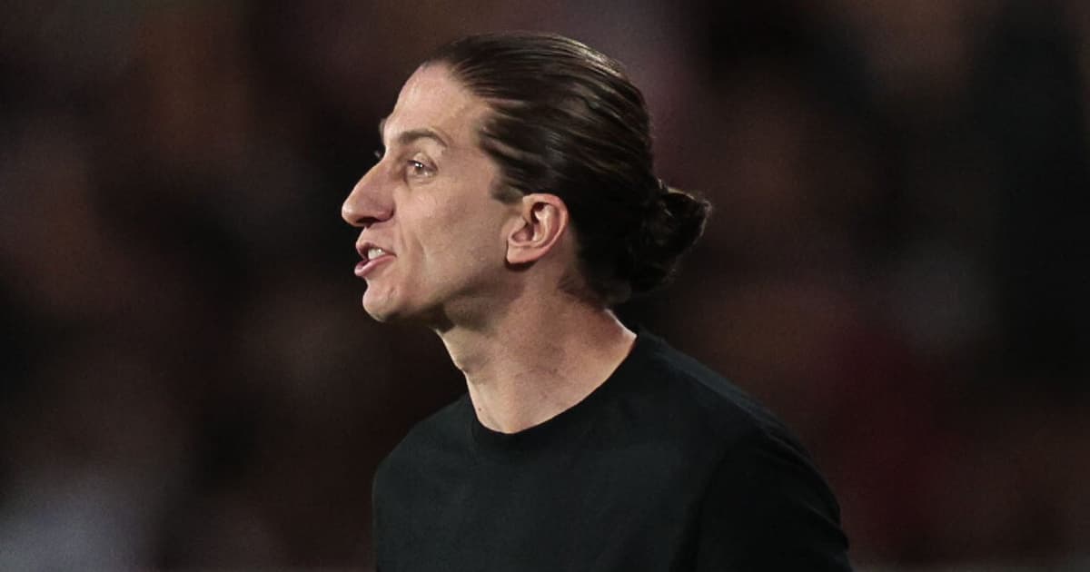 'Duvido' — Torcida do Flamengo manda recado à Filipe Luís