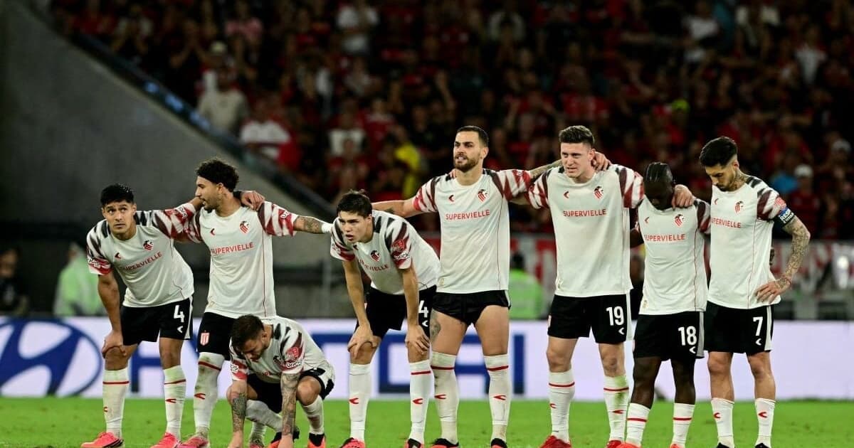 Panorama: Adversário do Palmeiras, Estudiantes perde de virada e amplia jejum