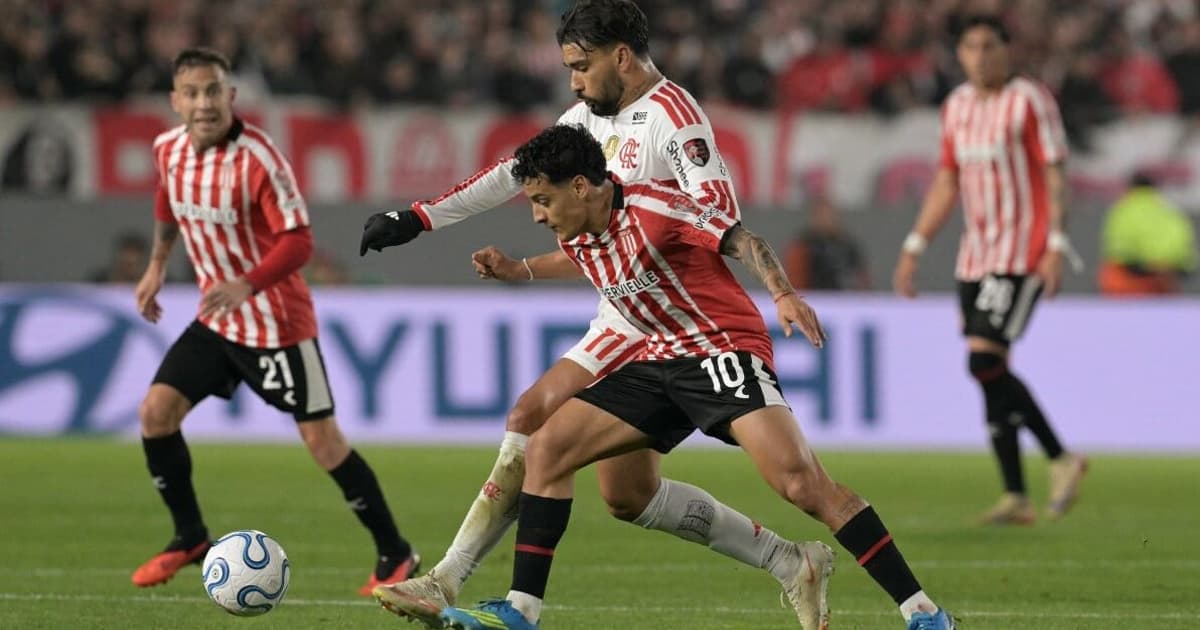 Lucas Paquetá é criticado por atuação em empate do Flamengo
