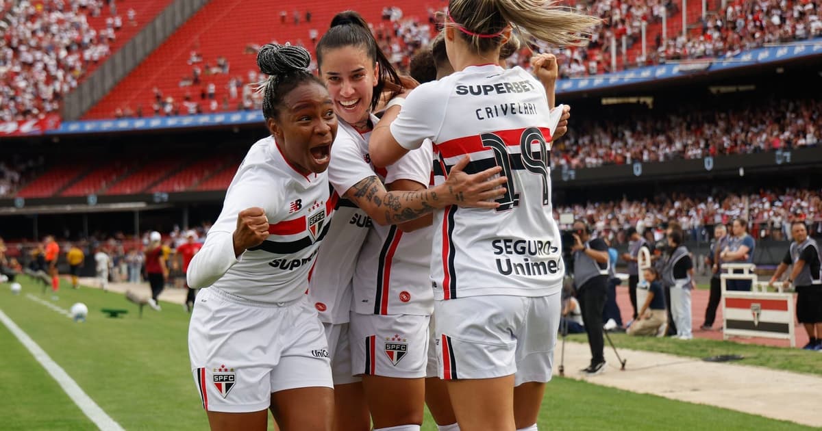 São Paulo quebra jejum e conquista o Brasileirão Feminino contra o Corinthians
