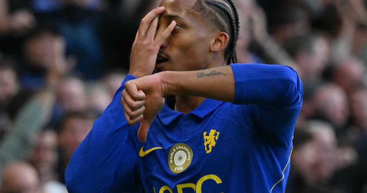 Torcida do Chelsea reage a João Pedro após goleada: 'De longe'