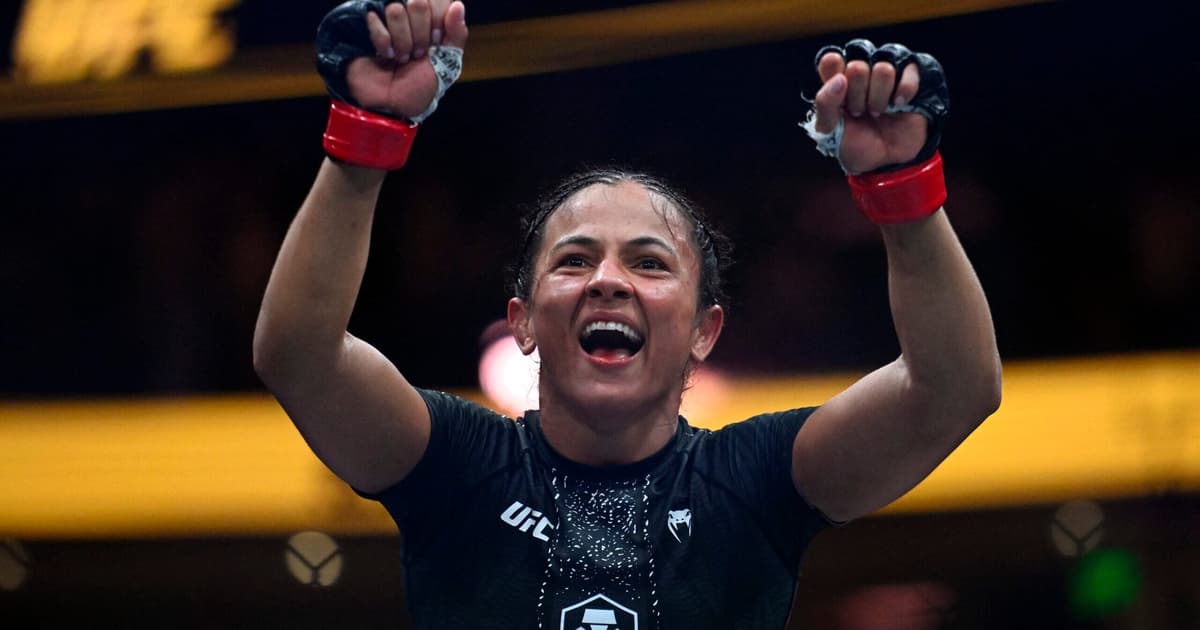 Natália Silva faz história no UFC e conquista cinturão inédito para o Brasil