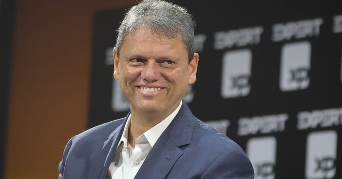 Tarcísio de Freitas e a ponte aérea do coração: a rotina do governador paulista que torce pelo Flamengo