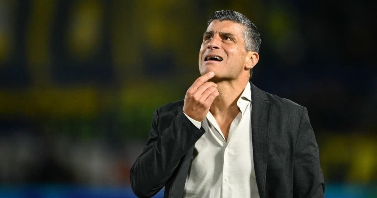 Vasco vive dilema entre clássico com Flamengo e semifinal da Copa do Brasil