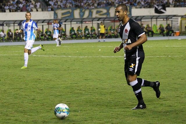 Metalist da Ucrânia pode emperrar renovação de Diego Souza - Lance!