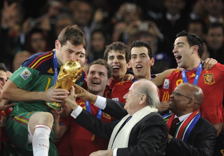 Casillas recebeu o troféu da IFFHS como melhor goleiro do Mundo de 2012.