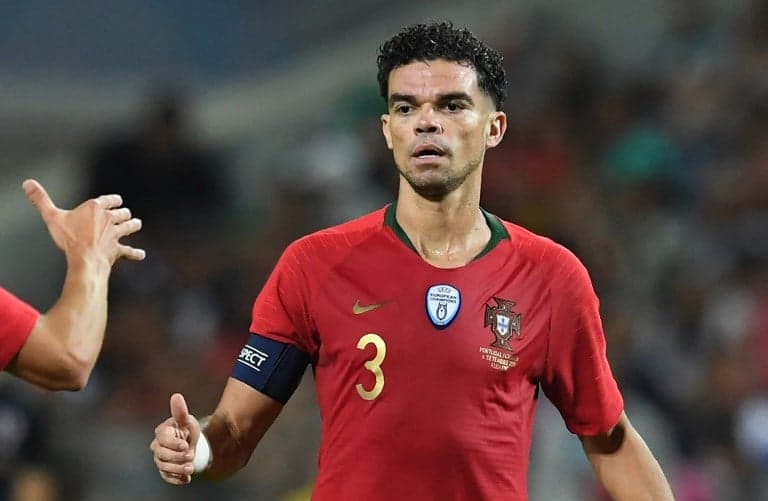 Pepe diz que Ronaldo é o melhor jogador do mundo e da história do futebol  - SIC Notícias