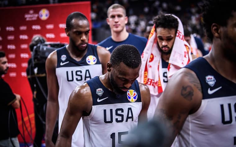 Seleção de basquete dos EUA reage após dois tropeços e vence