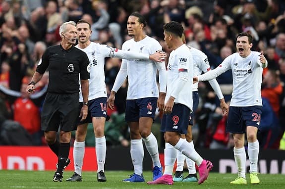 Liverpool arranca empate com City em clássico pela liderança