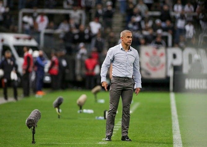 Sylvinho agora assume objetivos e diz que Corinthians quer ser campeão