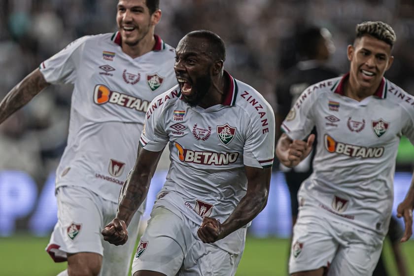 Botafogo bate o Flu no Maracanã e volta a vencer no Brasileirão