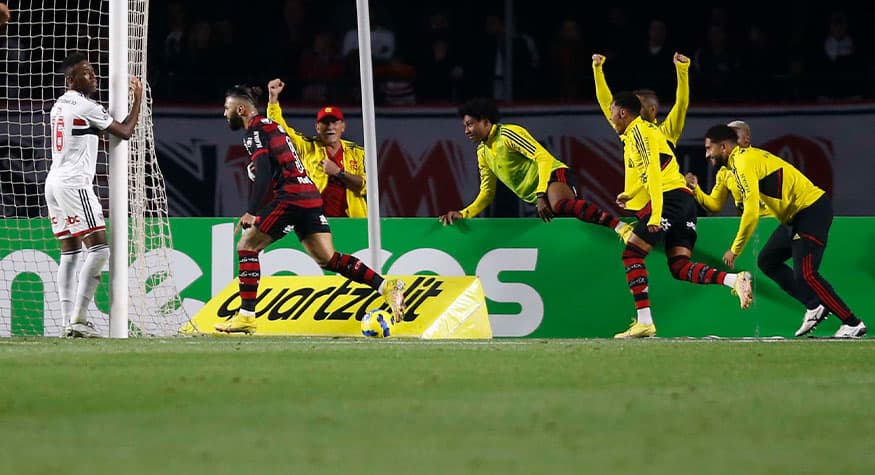 Flamengo on X: HOJE TEM MENGÃO NA SEMIFINAL DA COPA DO BRASIL! Às 21h30, o  Mais Querido enfrenta o São Paulo, no Morumbi, no jogo de ida! Vamos com  tudo! 💪 #SAOxFLA #