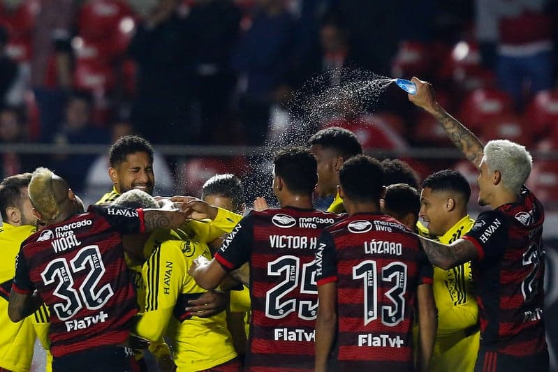 Elenco alternativo do Flamengo impressiona rivais, e termo 'time reserva  dos caras' viraliza nas redes sociais - Coluna do Fla