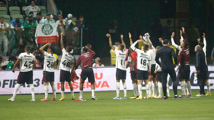 Faixa em avenida no interior de São Paulo zoa o Palmeiras após