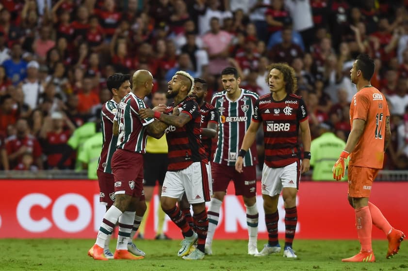 Flamengo transmite jogo no  com 2 milhões simultâneos e