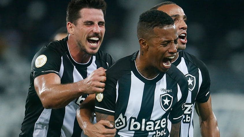 Em jogo movimentado, Flamengo vence o Botafogo por 2 a 1 pelo Brasileirão