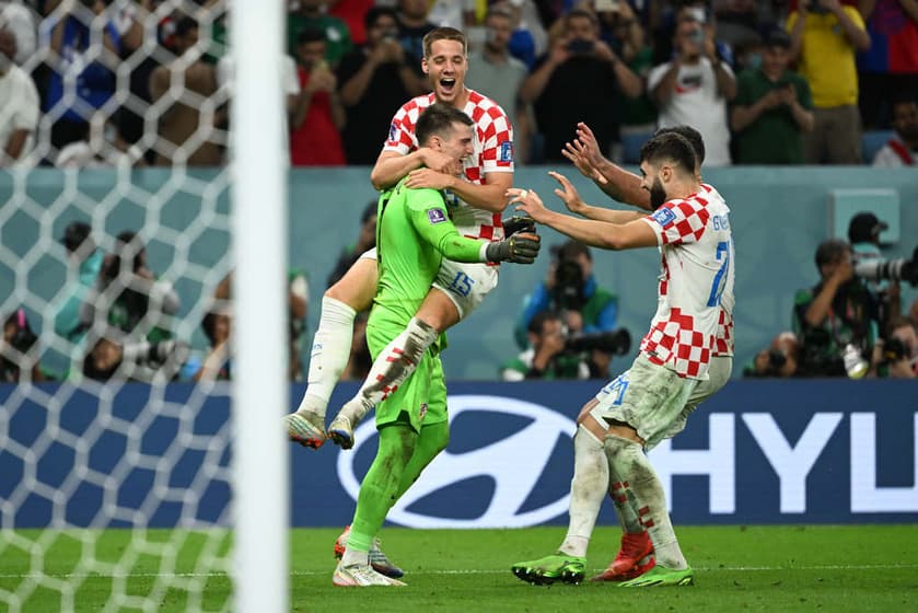 Croácia bate Japão nos pênaltis, vai às quartas e pode pegar o Brasil