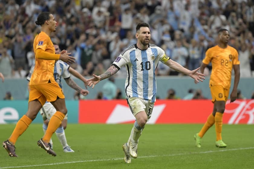 Argentina x França: Com pênalti polêmico, Messi faz história com gol pela  Argentina