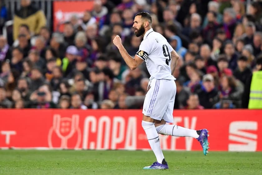 Real Madrid elimina PSG da Champions com três gols de Benzema