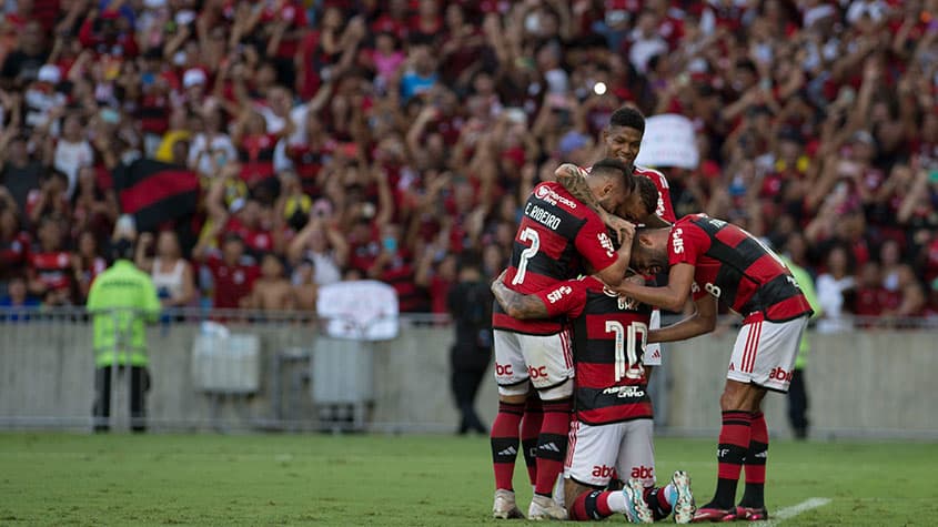 Flamengo 3 x 0 Coritiba  Campeonato Brasileiro: melhores momentos