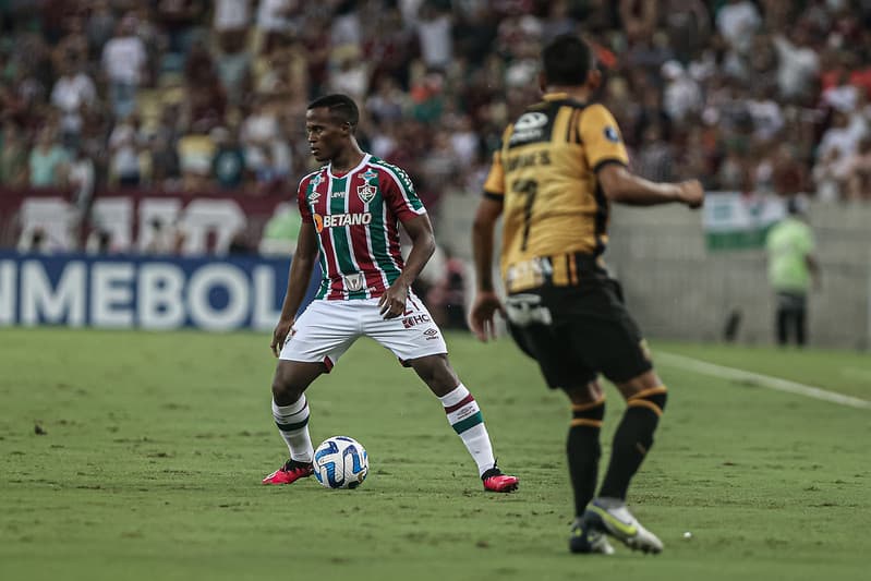 PVC critica gol anulado do The Strongest em derrota para o Fluminense: 'Não  achei falta