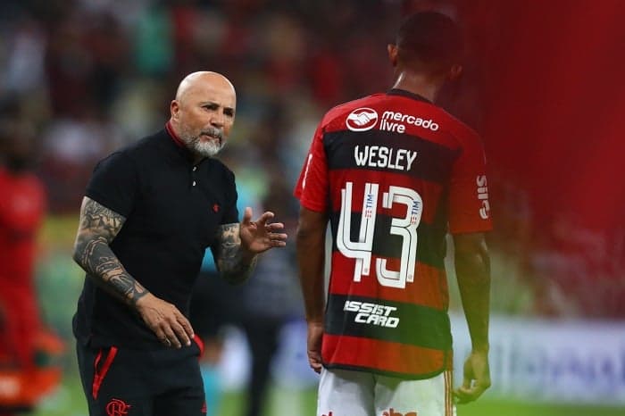 Sem Varela, jovem Wesley engata sequência no Flamengo de Sampaoli após  recusa ao Barcelona