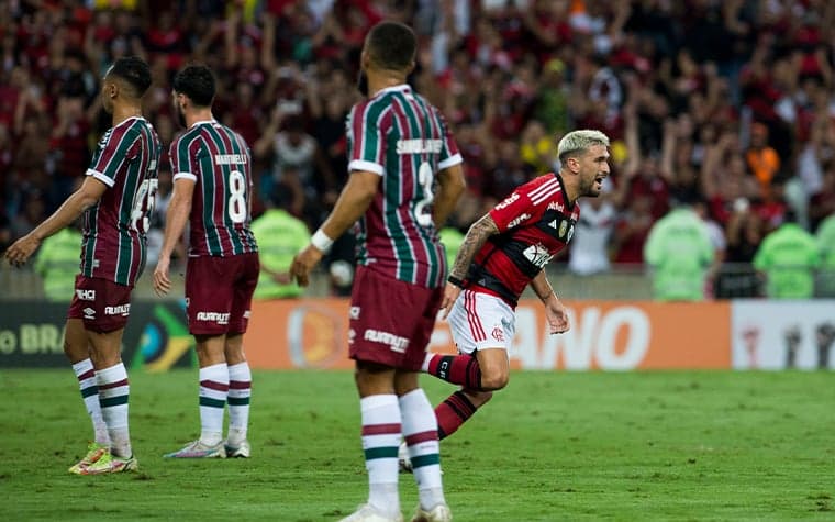 Olha, uma notícia em que o Fluminense ganhou, não o Flamengo que perdeu : r/ futebol