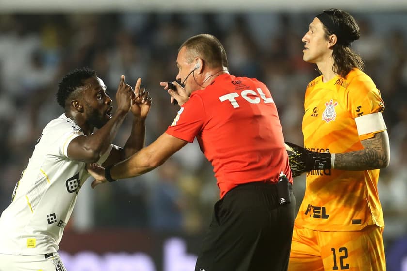 Corinthians vence clássico contra o Santos em jogo encerrado após