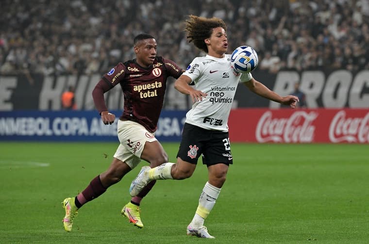 CapCut_Corinthians vence Universitario - Sul-Americana