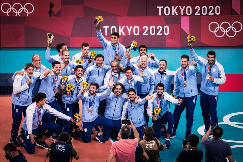 Seleção masculina de vôlei vira na raça, bate a Argentina no tie-break e  segue 100% na Olimpíada de Tóquio - Lance!