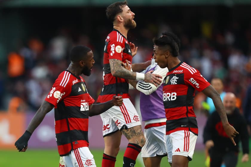 Ser Flamengo - NOSSO TIME É A GENTE EM CAMPO! O Flamengo está escalado para  enfrentar o Coritiba, pelo @Brasileirao! #VamosFlamengo #CFCxFLA