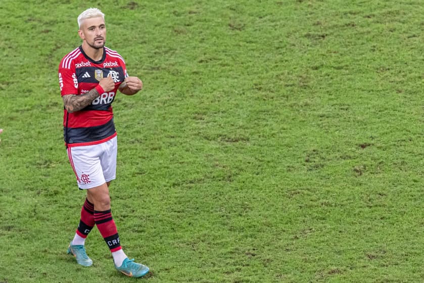 Futebol Flamengo volta a derrotar Grêmio e está na decisão da Copa do  Brasil Arrascaeta marca de pênalti e Rubro-Negro vence por 1 a 0 no  Maracanã ‣ Portal Terra da Luz