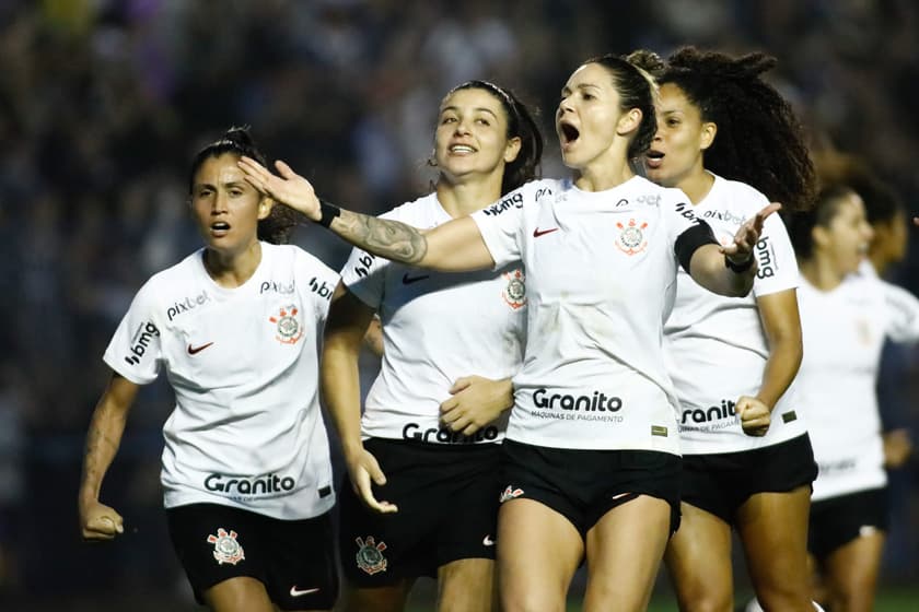 Corinthians e Ferroviária se classificam e farão final do Brasileirão  Feminino