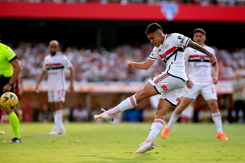 São Paulo x Flamengo: Rodrigo Nestor empata o jogo com um golaço; veja