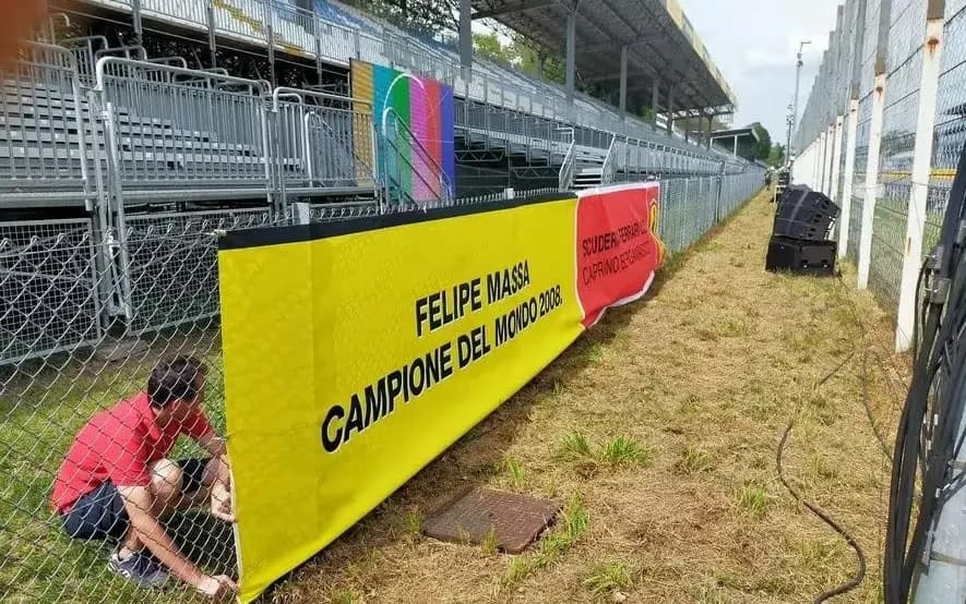 Faixa de apoio a Felipe Massa