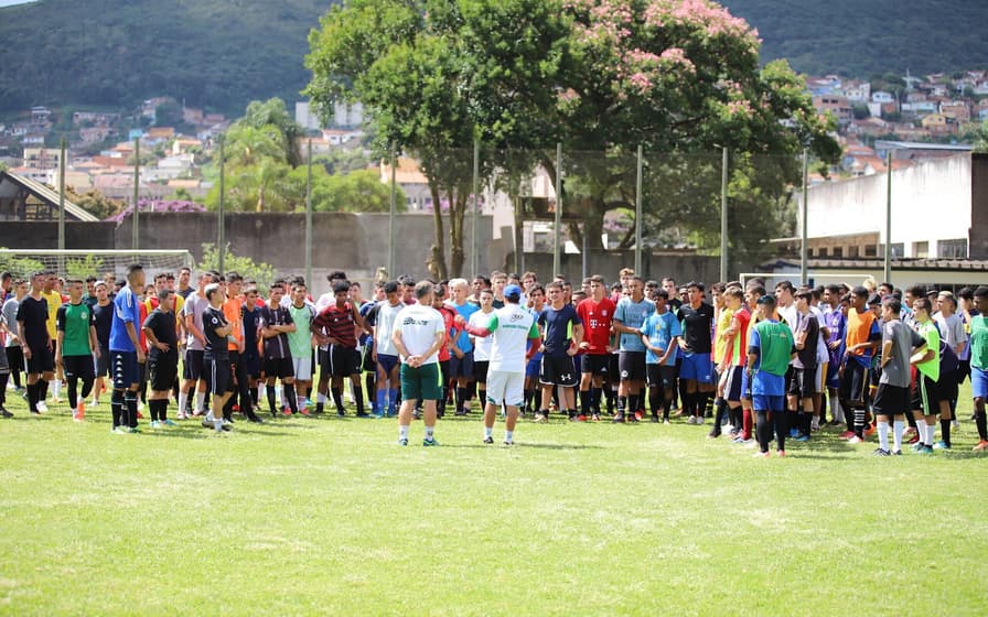 jogo-bola-2  História(s) do Sport