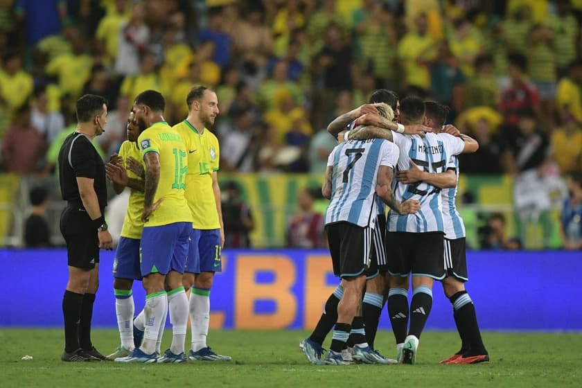 Argentina vence e agrava crise do Brasil em jogo marcado por briga no  Maracanã