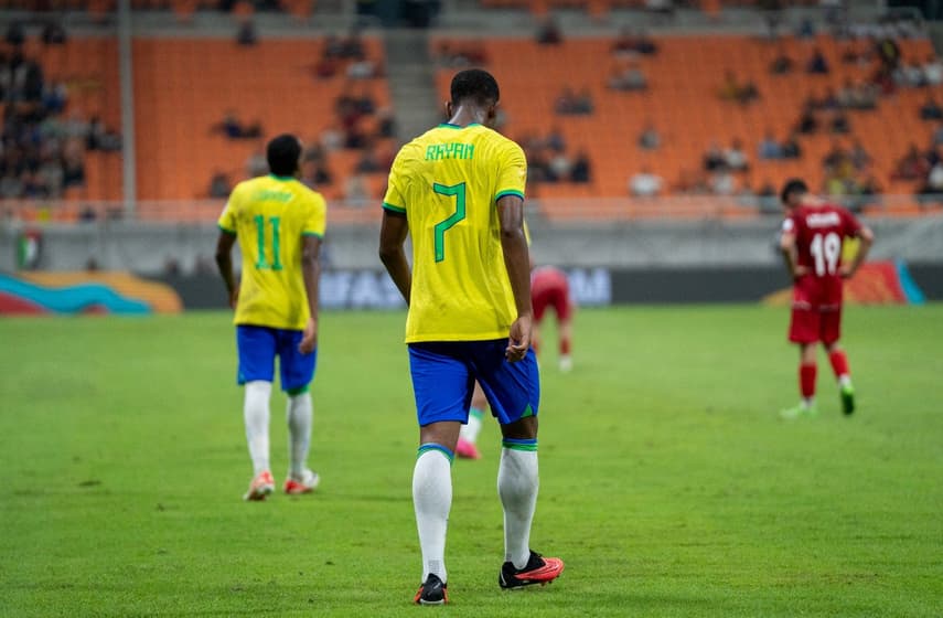 Estêvão faz golaço em vitória do Brasil na Copa do Mundo Sub-17