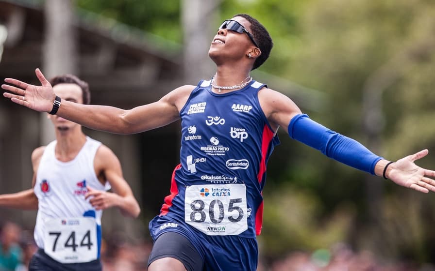 Gabriel-Tiburcio-vence-100m-e-200m-no-Brasileiro-Sub-18-aspect-ratio-512-320