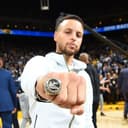 stephen-curry-warriors-anel-nba-aspect-ratio-512-320