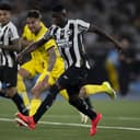 Luiz-Henrique-do-Botafogo-em-jogo-no-Estadio-Nilton-Santos-scaled-aspect-ratio-512-320