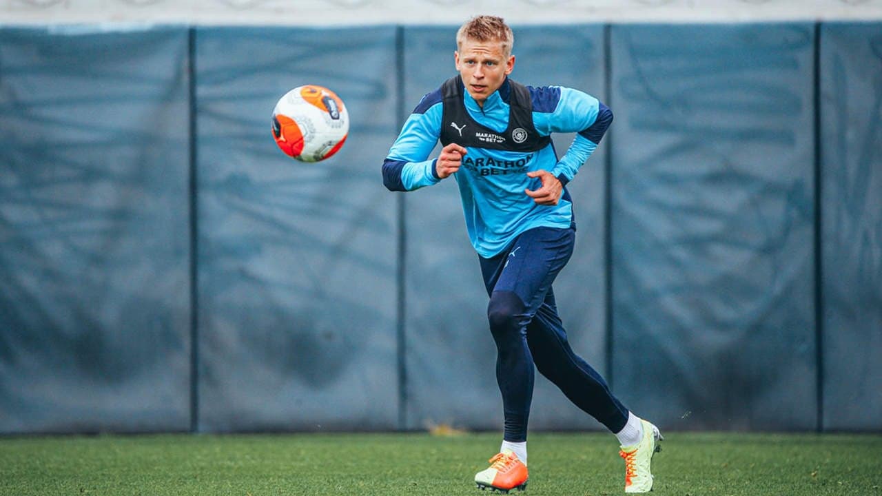 Sem espaço no Manchester City, Zinchenko vira alvo da Lazio