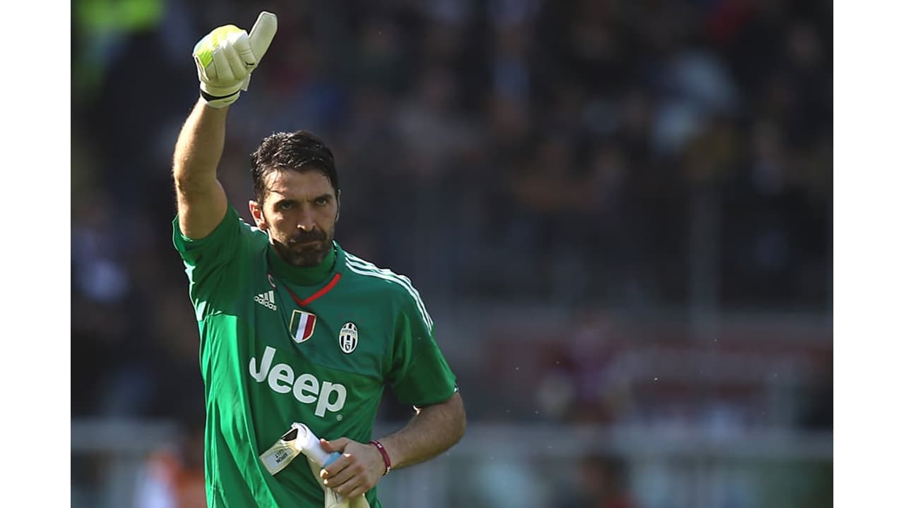 スポーツ Pro star 2000 Tevez Veron Buffon Corriere dello Sport': Buffon para a história: recorde de