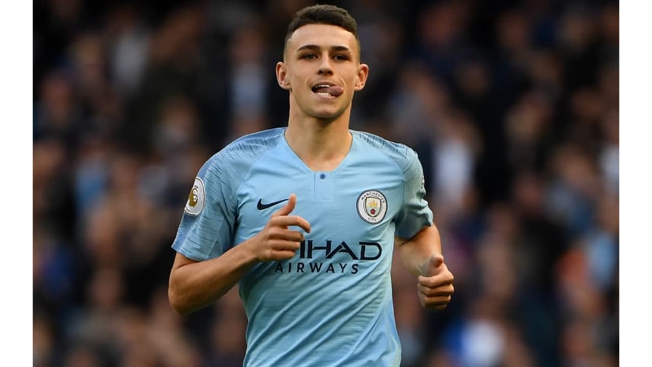 Phil Foden renova com o Manchester City por cinco temporadas