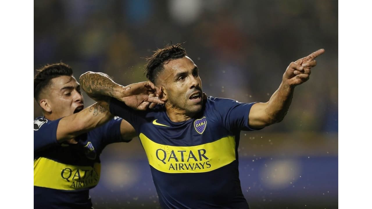 Carlos Tévez anuncia aposentadoria do futebol e revela motivo