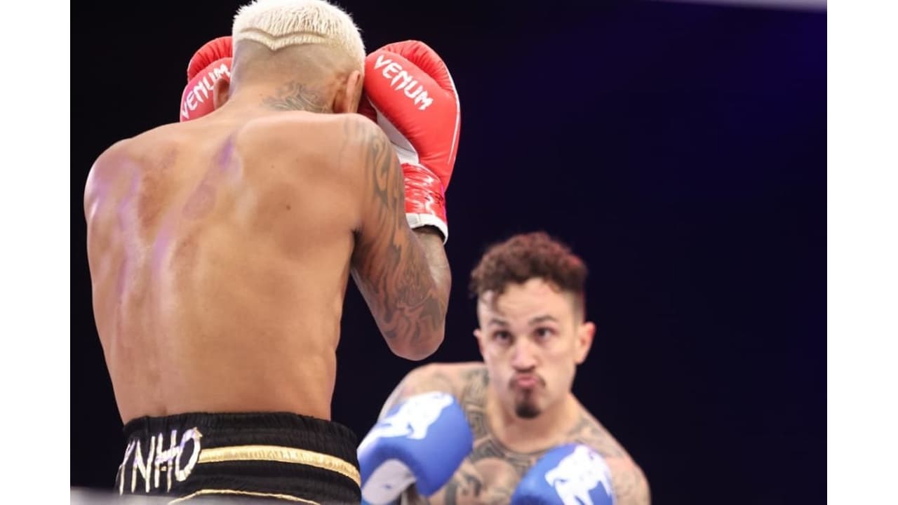 Artista Dynho Alves nocauteia Christian Figueiredo em luta de boxe e  convoca humorista para duelo - Lance!